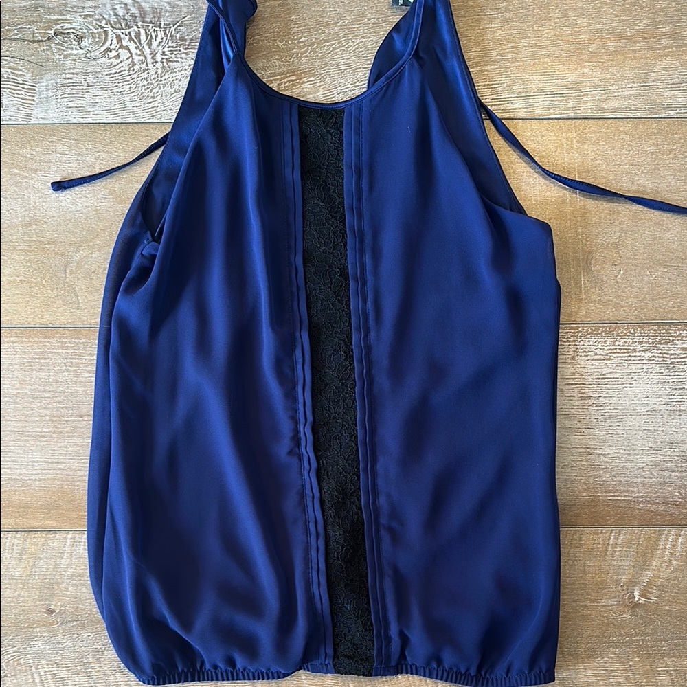 Stylish Navy Blue Sleeveless Top with Black Lace Detail